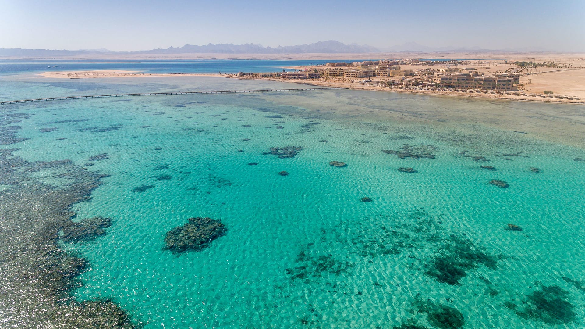 Египет море июнь погода. Soma Bay Египет. Остров утопия Хургада. Ривьера красного моря Египет. Мухафаза красное море.